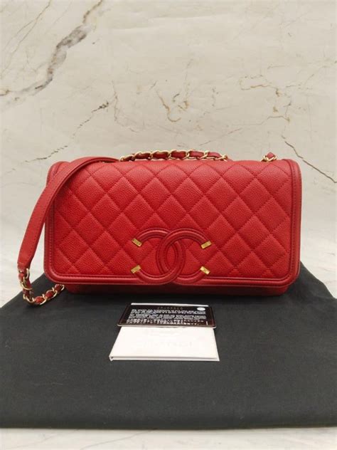 chanel filigree flap red